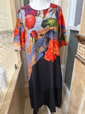 New Vibrant Floral Print Midi Dress with Black Skirt Size L